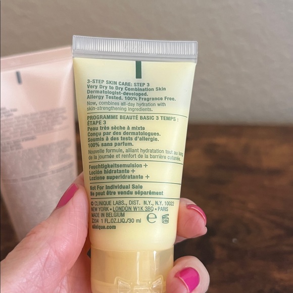 🆕 Clinique bundle - Picture 8 of 9